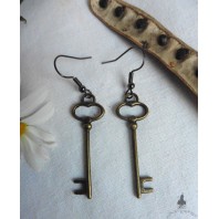 Keyhouse, Vintage Bronze Skeleton Key Dangling Earrings, Dark academia, Steampunk, wedding earrings, Cottagecore