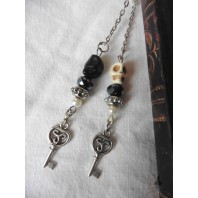 Small Gothic Memento Mori Skull & Key Bookmark, Book Lover, Dark Academia, Cottagecore, Literary Gift, Literature