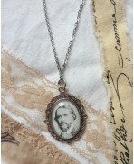 Collier Victorien Portrait écrivain le Fanu, Cadeau Littéraire, Cottagecore, Dark Academia, Gothique, Vampire