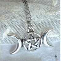 Collier Déesse Triple Lune, Wicca, Païen, Pentacle, Pentagramme, Gothique, Sorcière, Pastel goth, Academia