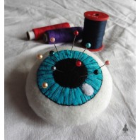 Blue Eye Needle Pin cushion, Needle holder, sewing gift, Eyeball, Anatomy, Gothic cushion