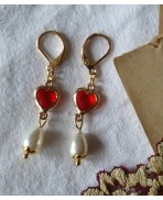 Boucles d'oreilles Coeur mangé Rouge et Perle goutte, Renaissance, médiéval, Cottagecore, Dark Academia