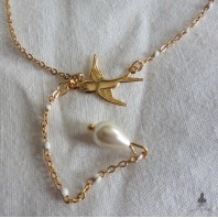 Saint Esprit Collier Oiseau en Y Perle goutte nacre or, Collier rosaire, Chapelet blanc, Dark Academia