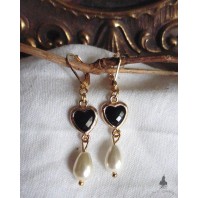 Black heart pearldrop earrings, renaissance, medieval, cottagecore, dark-academia, historical
