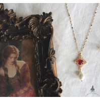 Jeanne Seymour Collier Dark Tudor rouge et perle, Collier perlé, Renaissance, médiéval, Dark Academia, Gothique