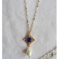 Jeanne Seymour Collier Dark Tudor bleu et perle, Collier perlé, Renaissance, médiéval, Dark Academia, Gothique