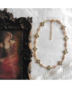 Collier de déclaration médiéval Losange vert et blanc, Reine Tudor, Dark Academia, Renaissance