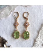 Boucles d'oreilles édouardiennes ovales vert pâle or, Dormeuses vertes, Régence, Renaissance, victorien, Renfaire