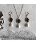 Elizabeth Bennet Parure Boucles d'oreilles Collier Cabochons ovales Violet et perles or, R&eacute;gence, Bridgerton, victorien