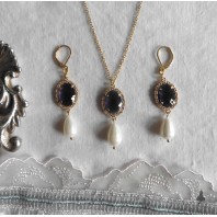 Elizabeth Bennet Parure Boucles d'oreilles Collier Cabochons ovales Violet et perles or, R&eacute;gence, Bridgerton, victorien