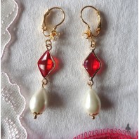 Colombine Boucles d'oreilles Losange Cristal rouge et Perle goutte or, Carnaval, Renaissance