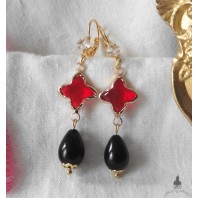 Arlequin Boucles d'oreilles Tr&egrave;fle Cristal rouge et Perle goutte noir or, Baroque, Carnaval, Renaissance